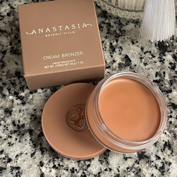 Anastasia Beverly Hills Cream Bronzer In caramel - Picture 7 of 8